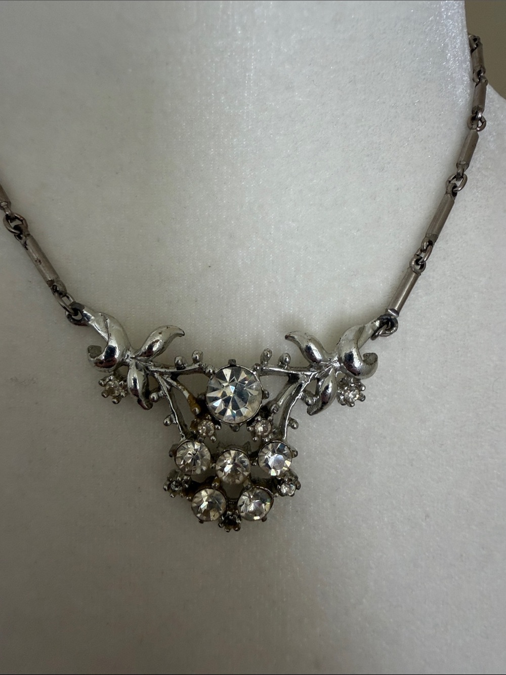 VINTAGE RHINESTONE FESTOON CHOKER NECKLACE Silver-Tone Scroll Y Drop